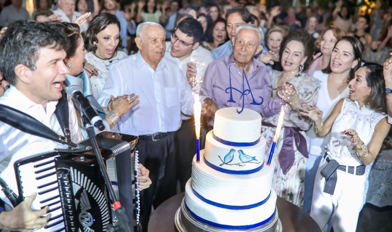 Waldonnys e Marcos Lessa comandam a animação da festa de 92 anos dos gêmeos Adauto e Humberto Bezerra