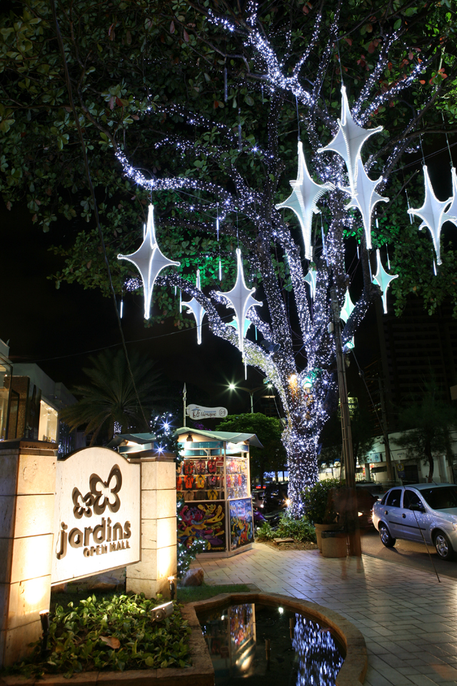 Jardins Open Mall reúne ‘céu de estrelas’ e cultura na decoração natalina deste ano