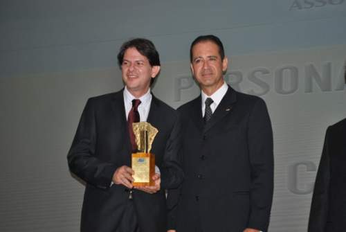 Cid Gomes é homenageado com o Troféu Personalidade Turística do Ano, pela ABIH - Cid Gomes é homenageado com o Troféu Personalidade Turística do Ano, pela ABIH