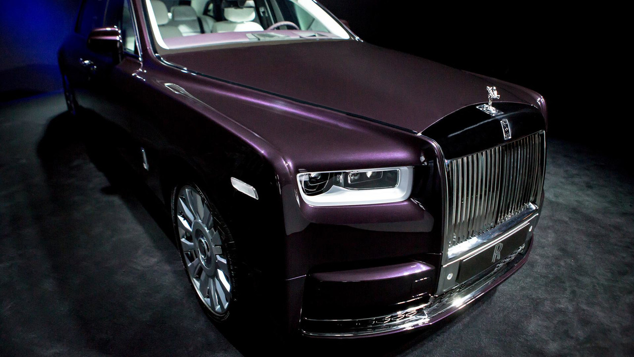 Na oitava geração e alto padrão de luxo, Rolls-Royce Phantom é apresentado