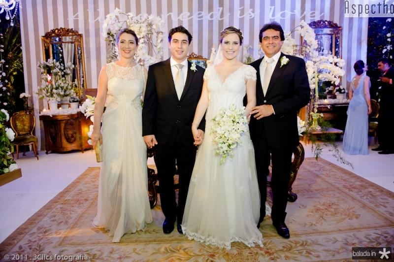 Noivos com os pais dele