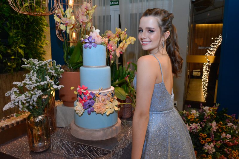 debut - Rodrigo e Manuela Vicentini armam superfesta para festejar os 15 anos da herdeira Beatriz