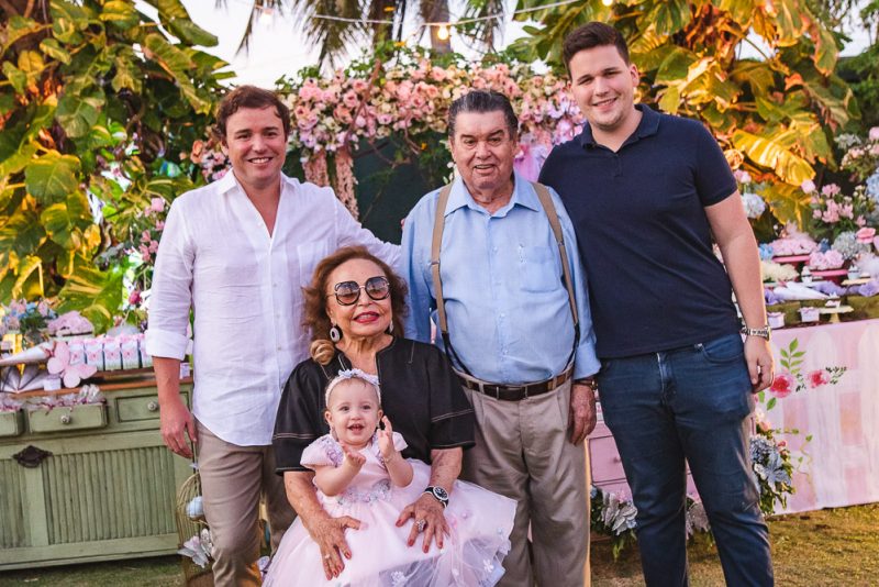 Jardin Encatado - Roberta Ary e Dico Carneiro Neto celebram o primeiro aninho de Maria Eduarda