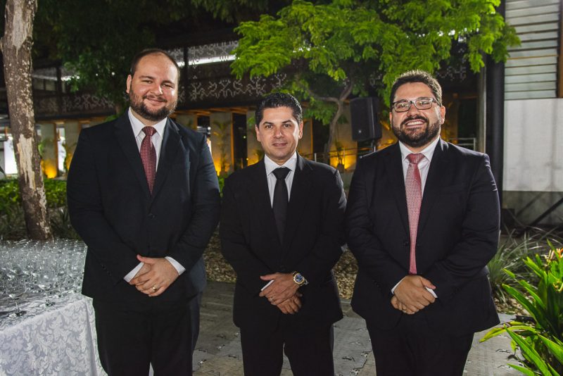 Reconhecimento - Governador Camilo Santana homenageia importantes personalidades com a Medalha Abolição