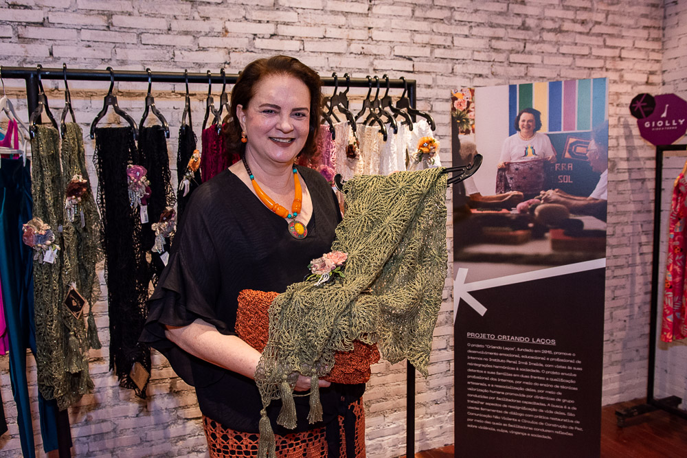 Ao lado de seis designers, Ethel Witerhust atua como vendedora por um dia na Loja Estrelário Ao lado de seis designers, Ethel Witerhust atua como vendedora por um dia na Loja Estrelário