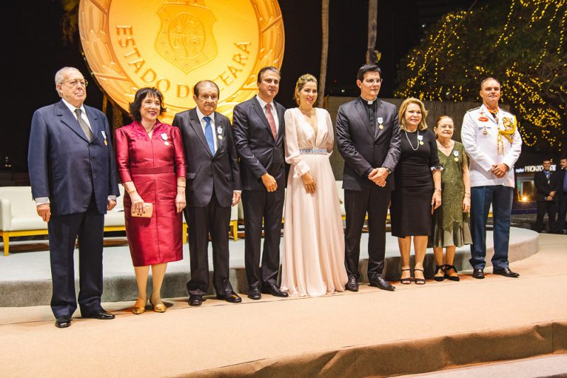 Reconhecimento - Governador Camilo Santana homenageia importantes personalidades com a Medalha Abolição