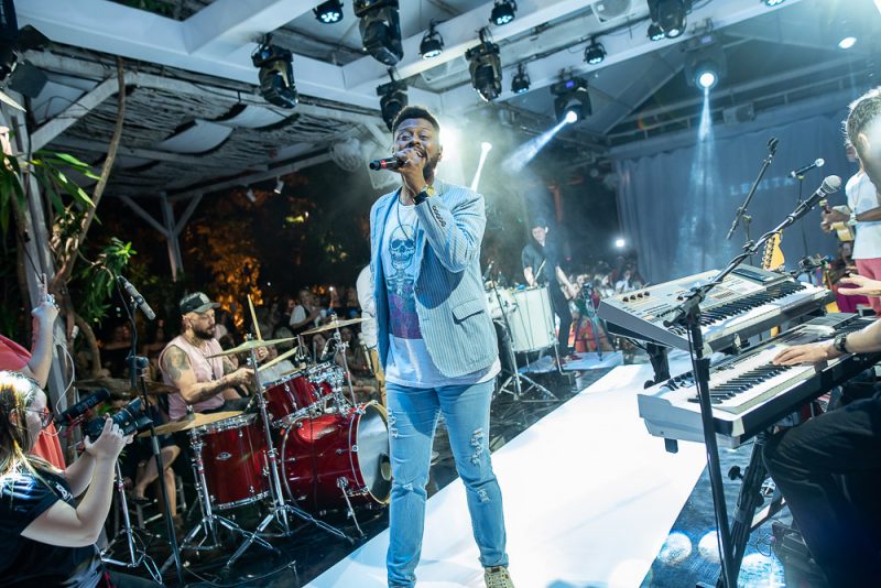 Sou Lenita, Sou Brasil - Lenita apresenta coleção alto verão com desfile especial e show do Grupo Sambô