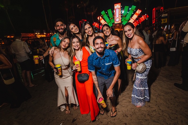 Coleção de memórias - Reunindo atrações de peso, Bikini Memories agita a Praia de Maracaípe durante o feriadão