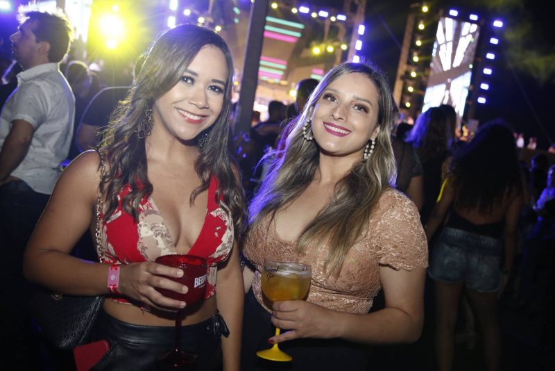 Melting Pot - Turbulência incendeia o pré-Réveillon de Fortaleza