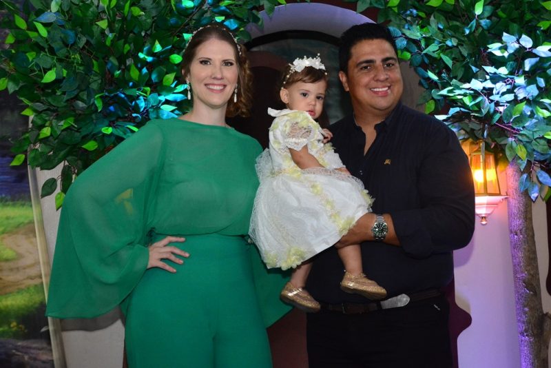 Snow Withe - Suyanne Bessa e Adriano Romero celebram o primeiro aninho de Maria Fernanda