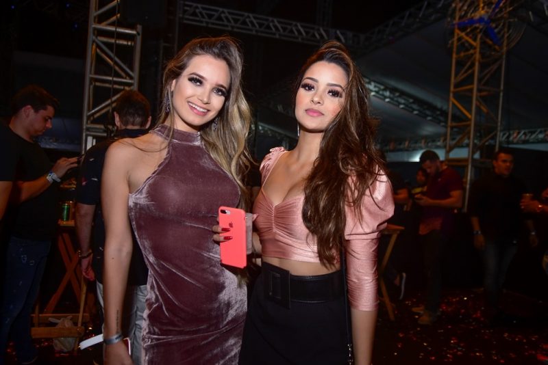 Villa Mix Fortaleza arrasta uma legião de fãs do sertanejo até a Arena Castelão Villa Mix Fortaleza arrasta uma legião de fãs do sertanejo até a Arena Castelão