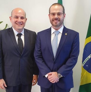 Prisco Bezerra assume mandato de senador na vaga de Cid Gomes Prisco Bezerra assume mandato de senador na vaga de Cid Gomes