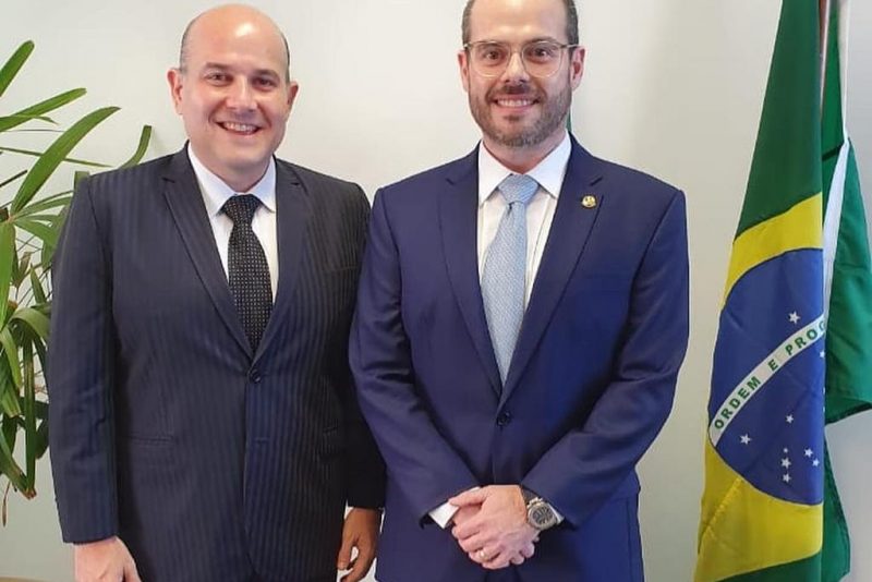 Prisco Bezerra assume mandato de senador na vaga de Cid Gomes Prisco Bezerra assume mandato de senador na vaga de Cid Gomes