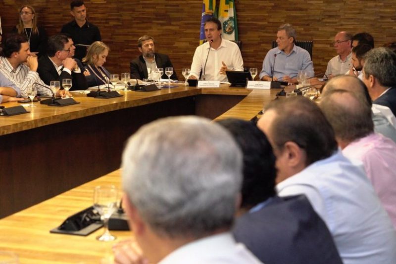 Camilo debate prioridades para este fim do ano com deputados Camilo debate prioridades para este fim do ano com deputados