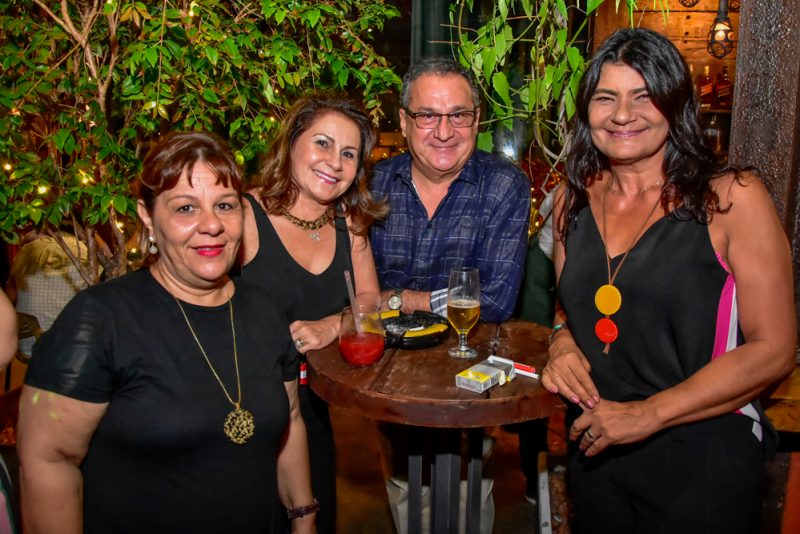 Mix de ritmos - Classicos do rock, blues, jazz e funk embalam a noite no Sótão Moleskine