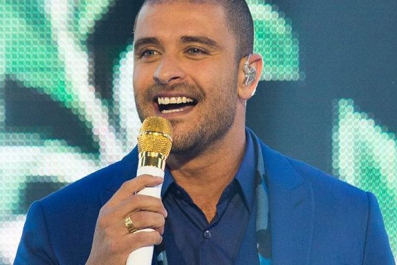 Diogo Nogueira abre as férias de janeiro com show na Santa Praia Diogo Nogueira abre as férias de janeiro com show na Santa Praia