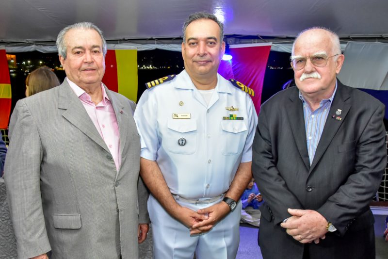 Terceiro Distrito Naval realiza a entrega da Medalha Amigo da Marinha Terceiro Distrito Naval realiza a entrega da Medalha Amigo da Marinha