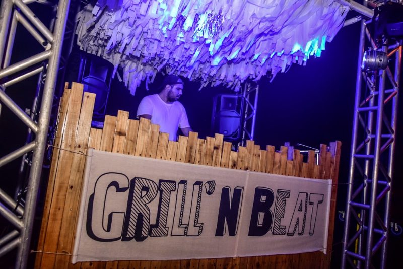 Grill'N Beat - Com open parrilla e open bar, Prainha do Colosso reúne uma turma das boas durante o weekend