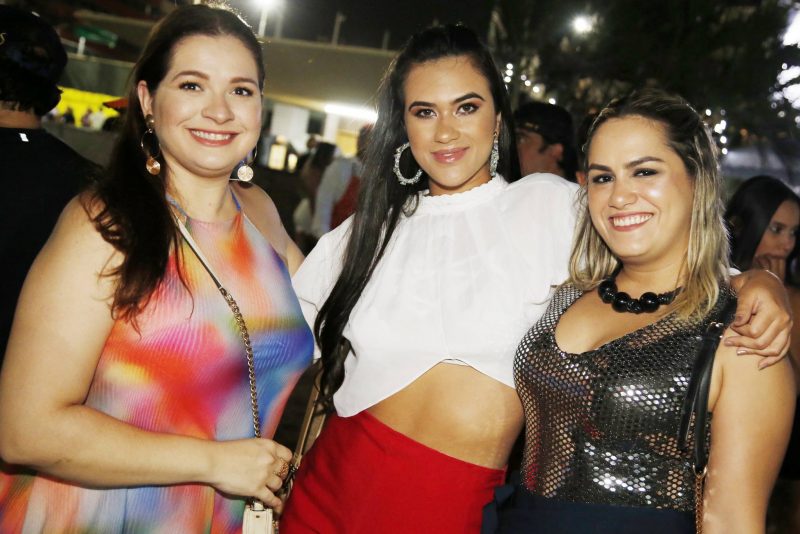 Sunset Party - Iate Sunset atrai uma turma festeira até o Iate Clube de Fortaleza