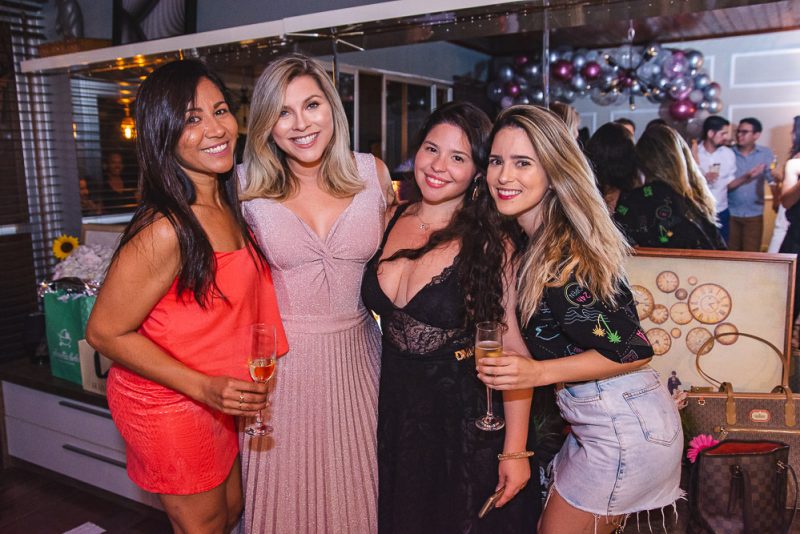 Sessão Parabéns - Genice Brandão recebe uma turma das boas para brindar sua troca de idade