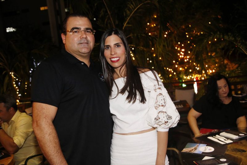 Luciano Cavalcante Neto bate o martelo e lança o OWN Flecheiras Luciano Cavalcante Neto bate o martelo e lança o OWN Flecheiras