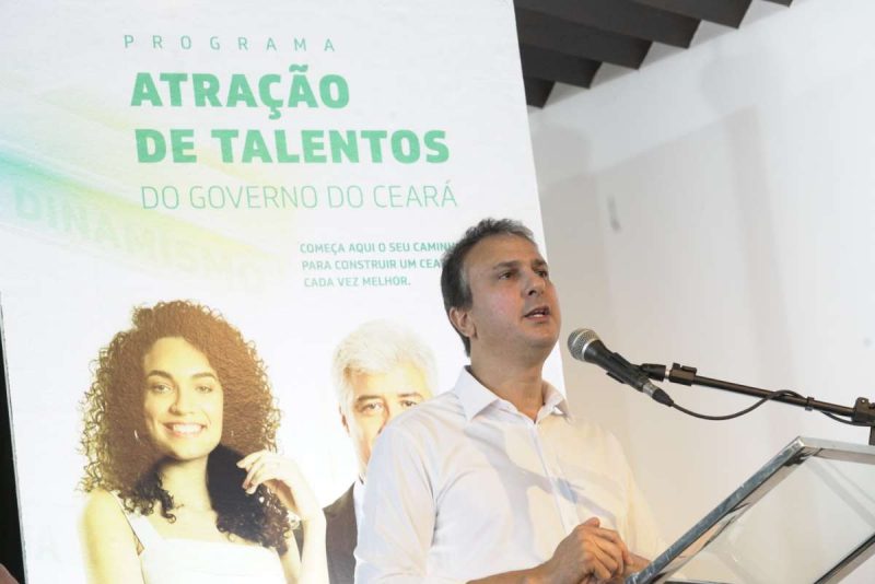 Camilo Santana empossa novos gestores das Regiões de Saúde do Ceará Camilo Santana empossa novos gestores das Regiões de Saúde do Ceará
