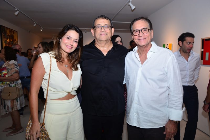 Com vernissage inédita, José Guedes reúne os amantes das artes para celebrar os 5 anos da Casa D’Alva Com vernissage inédita, José Guedes reúne os amantes das artes para celebrar os 5 anos da Casa D’Alva