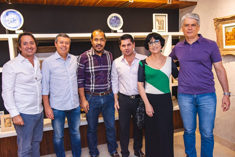 O Alquimista da Arte - Abertura da exposição “Barrica – Pintura com luz própria” reúne um público seleto na Sculpt