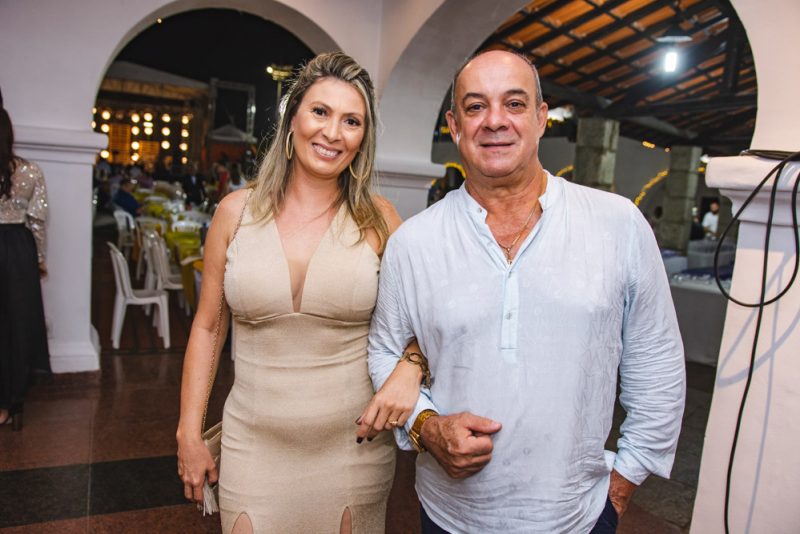 Réveillon do Ideal - Gustavo Serpa e deejay Itaquê comandam a animação no Réveillon do Ideal Clube