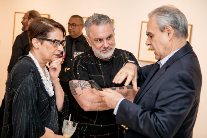 Artes Visuais - Max Perlingeiro apresenta a preview da exposição “Leonilson por Antônio Dias – Perfil de uma Coleção”, na Multiarte