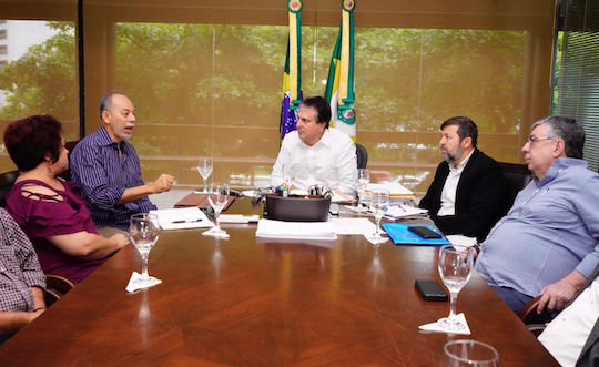 Camilo discute novos clusters de inovação com seu secretariado Camilo discute novos clusters de inovação com seu secretariado