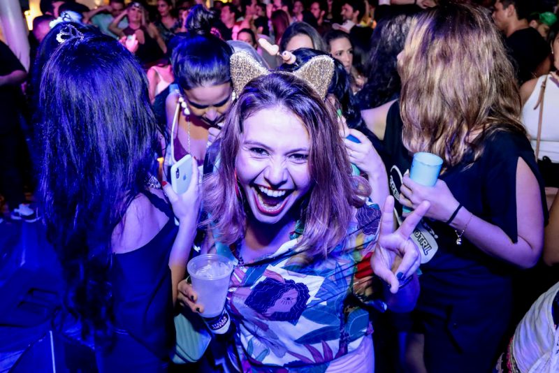 Play na folia - Colosso se transforma em um verdadeiro caldeirão musical e dá start a temporada de pré-carnaval