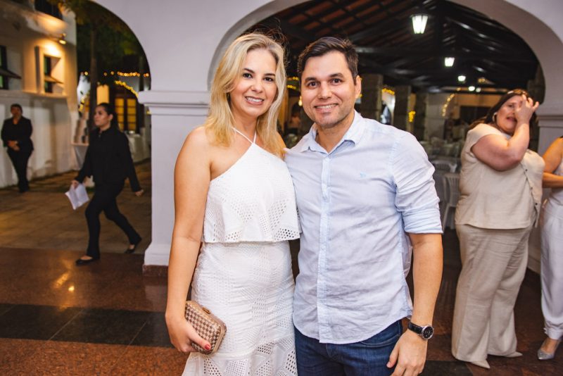 Réveillon do Ideal - Gustavo Serpa e deejay Itaquê comandam a animação no Réveillon do Ideal Clube
