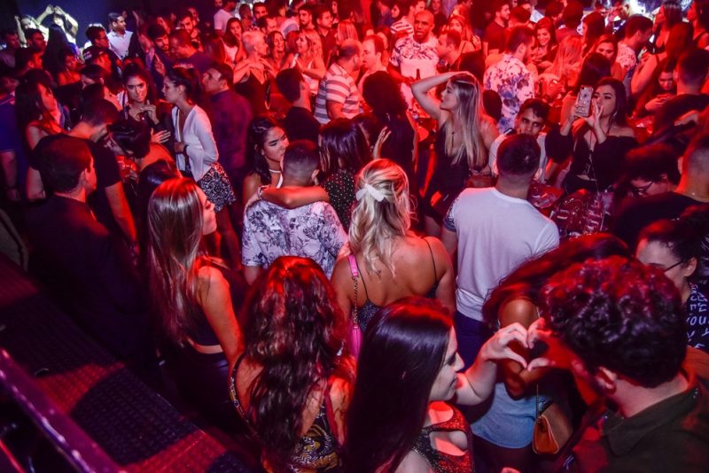 Deejays Ralk, Vylow, Gabriel Albu e Sávio Machado incendeiam a pista da Living Deejays Ralk, Vylow, Gabriel Albu e Sávio Machado incendeiam a pista da Living