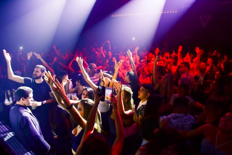Privezinha - Deejays Ralk, Vylow, Gabriel Albu e Sávio Machado incendeiam a pista da Living
