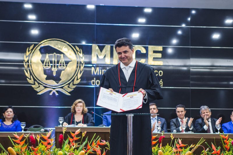 Posse - Em prestigiada solenidade, Manuel Pinheiro toma posse como procurador-geral de Justiça do Ceará