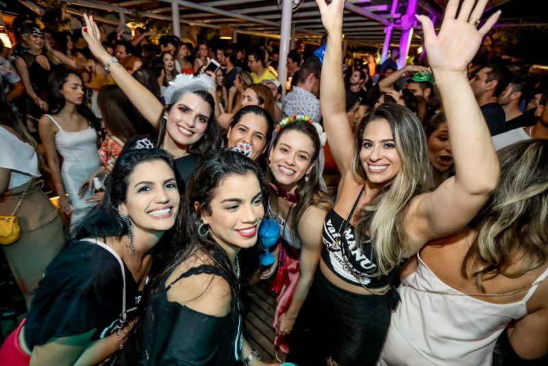 Play na folia - Colosso se transforma em um verdadeiro caldeirão musical e dá start a temporada de pré-carnaval