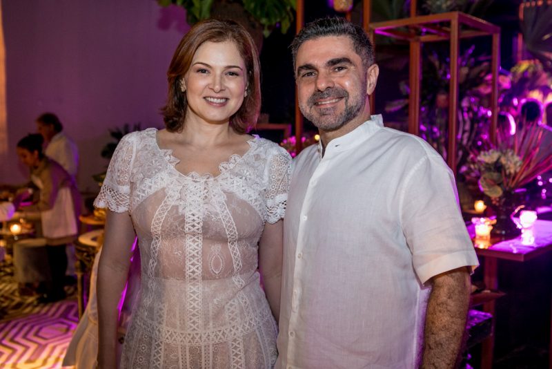 Em dose dupla - Alto astral, descontração e muita alegria marcam a sessão parabéns de Branca e Racine Mourão