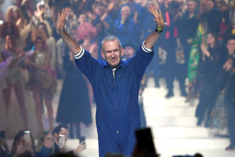 Jean Paul Gaultier se despede da alta-costura com badalado desfile em Paris Jean Paul Gaultier se despede da alta-costura com badalado desfile em Paris