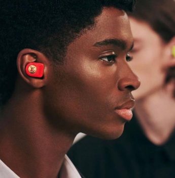 Louis Vuitton lança novas cores e funcionalidades dos Horizon Earphones Louis Vuitton lança novas cores e funcionalidades dos Horizon Earphones
