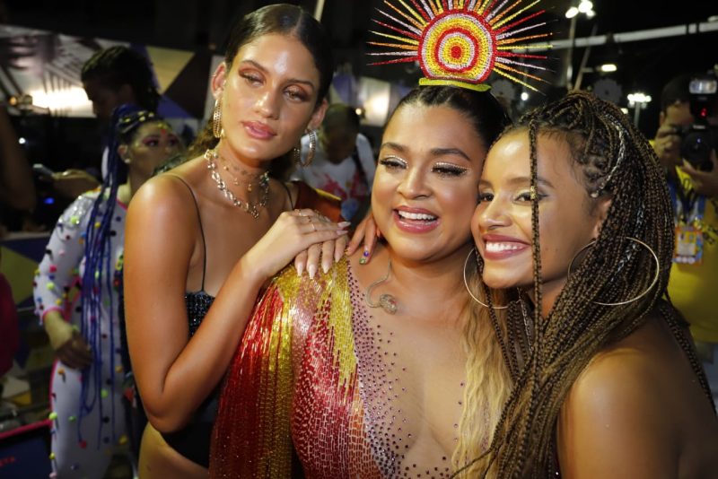Barra-Ondina - Vestida de Madonna, Cláudia Leitte chega causando na segunda noite do Carnaval de Salvador 2020