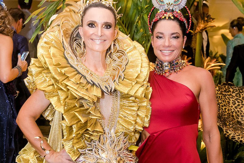 Carnaval do Rio - Rainha Camila Queiroz brilha mais que um diamante no Baile do Copa 2020