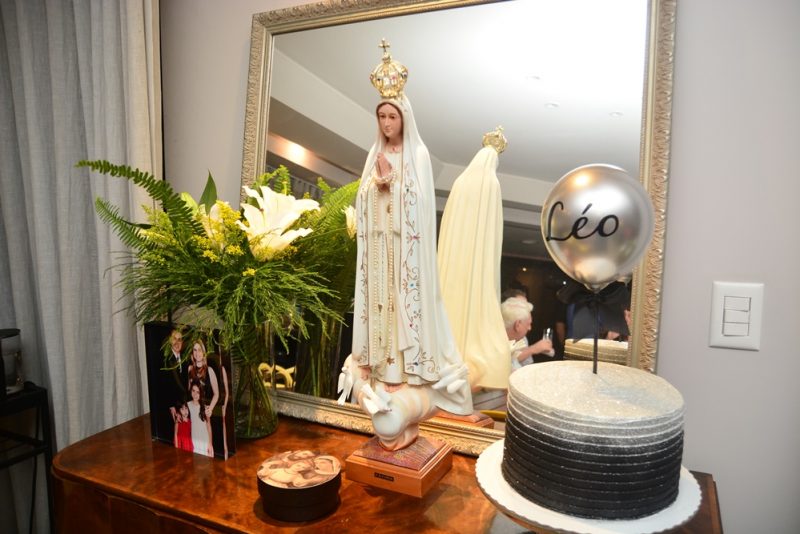 Sessão Parabéns - Leonardo Dall’Olio celebra a nova idade com festa intimista em seu elegante endereço