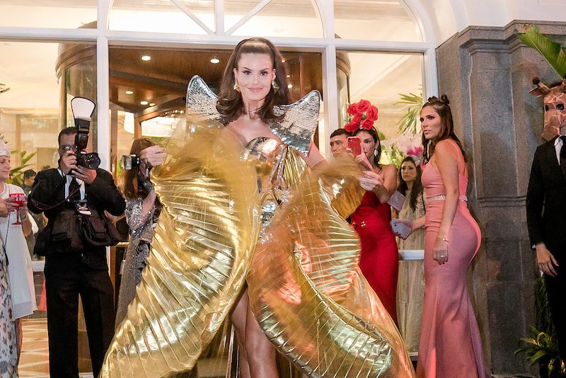 Carnaval do Rio - Rainha Camila Queiroz brilha mais que um diamante no Baile do Copa 2020