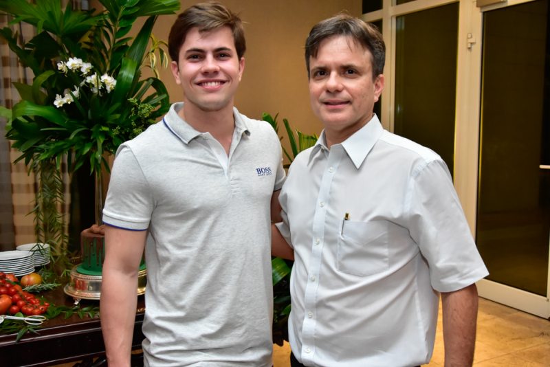 Celebration - Alegria e descontração foram os ingredientes do jantar de aniversário de Diego Jucá