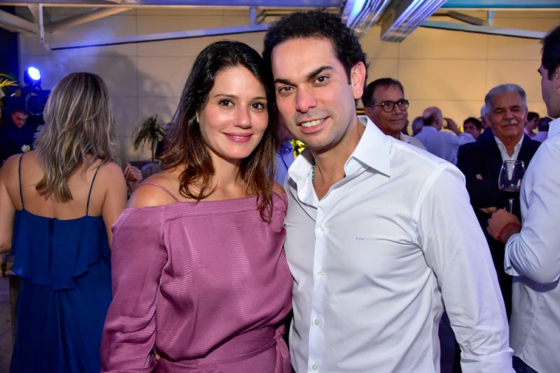 Alto astral - Senador Tasso Jereissati é a figura central do jantar armado por Beto Studart