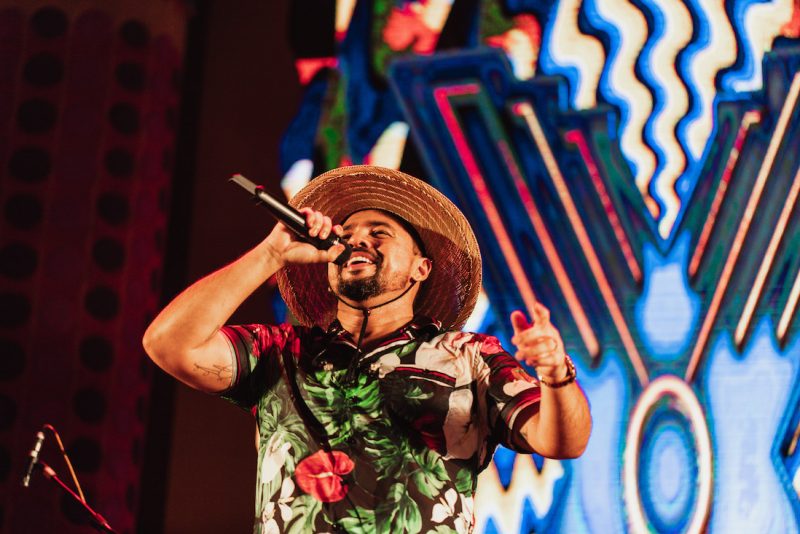 Terra do Frevo - Anitta, Xand, Durval, Elba Ramalho, Simone e Simaria incendeiam o Carnaval de Olinda