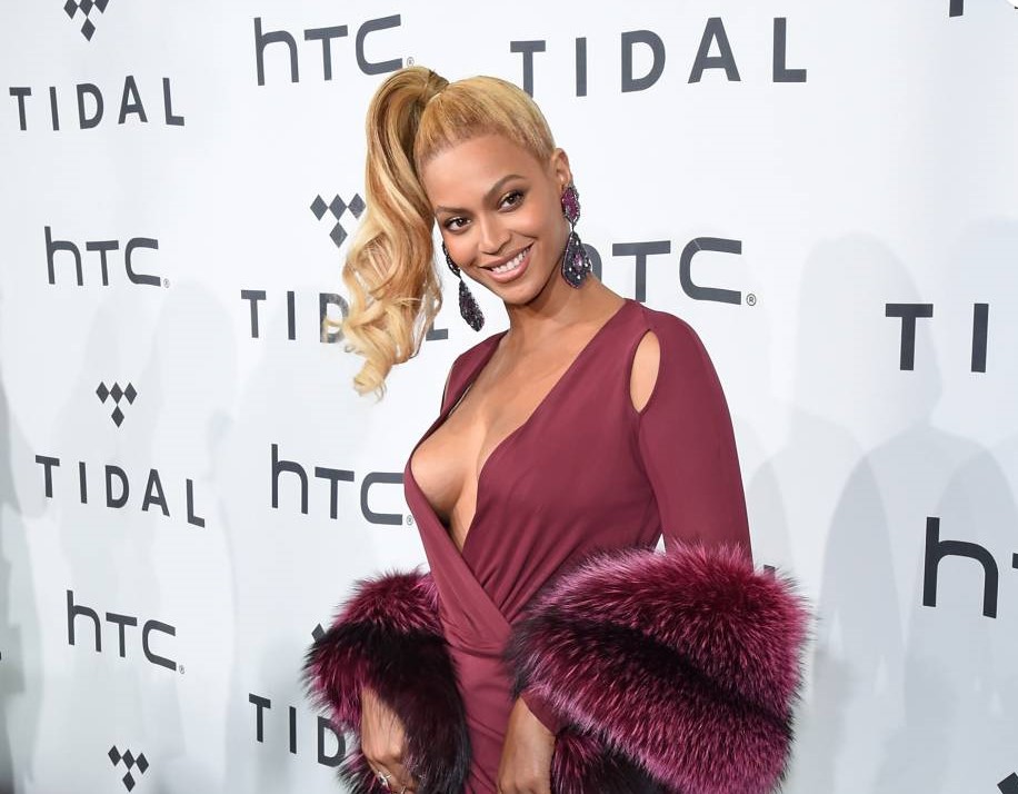 1115143 Beyonce Capricha No Decote Em Show Do 950x0 2