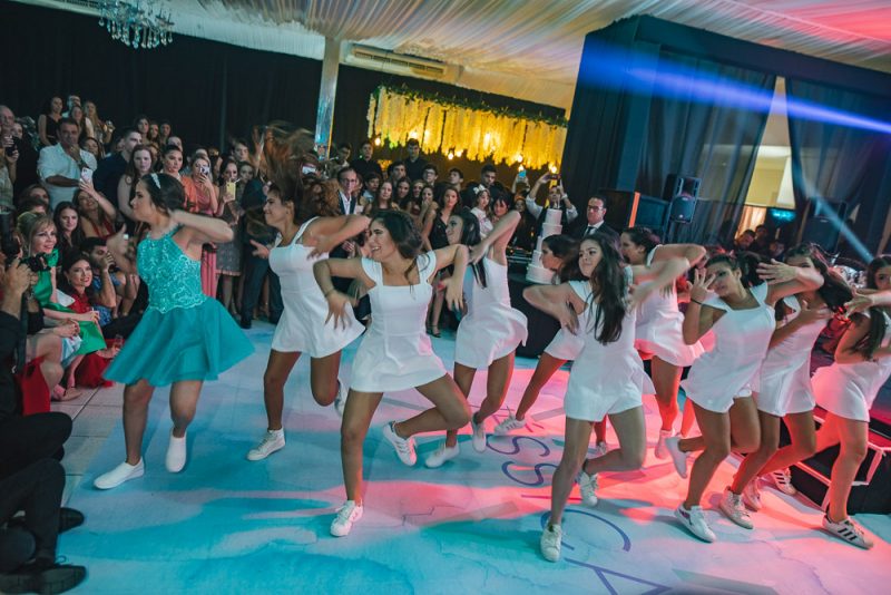 Début - Renata e Fernando Bezerra festejam os 15 anos da herdeira Jéssica no Fiestas Buffet