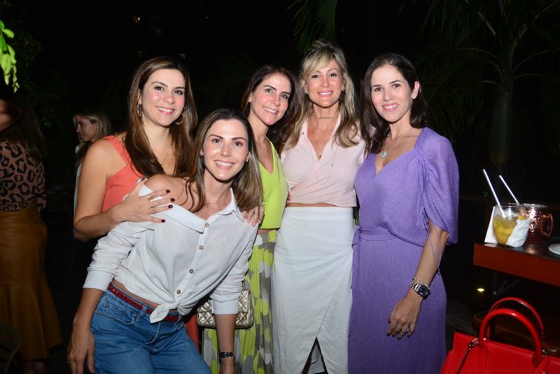 Tim Tim - Bianca Bonorandi celebra a nova idade com festa surpresa no Moleskine Gastrobar